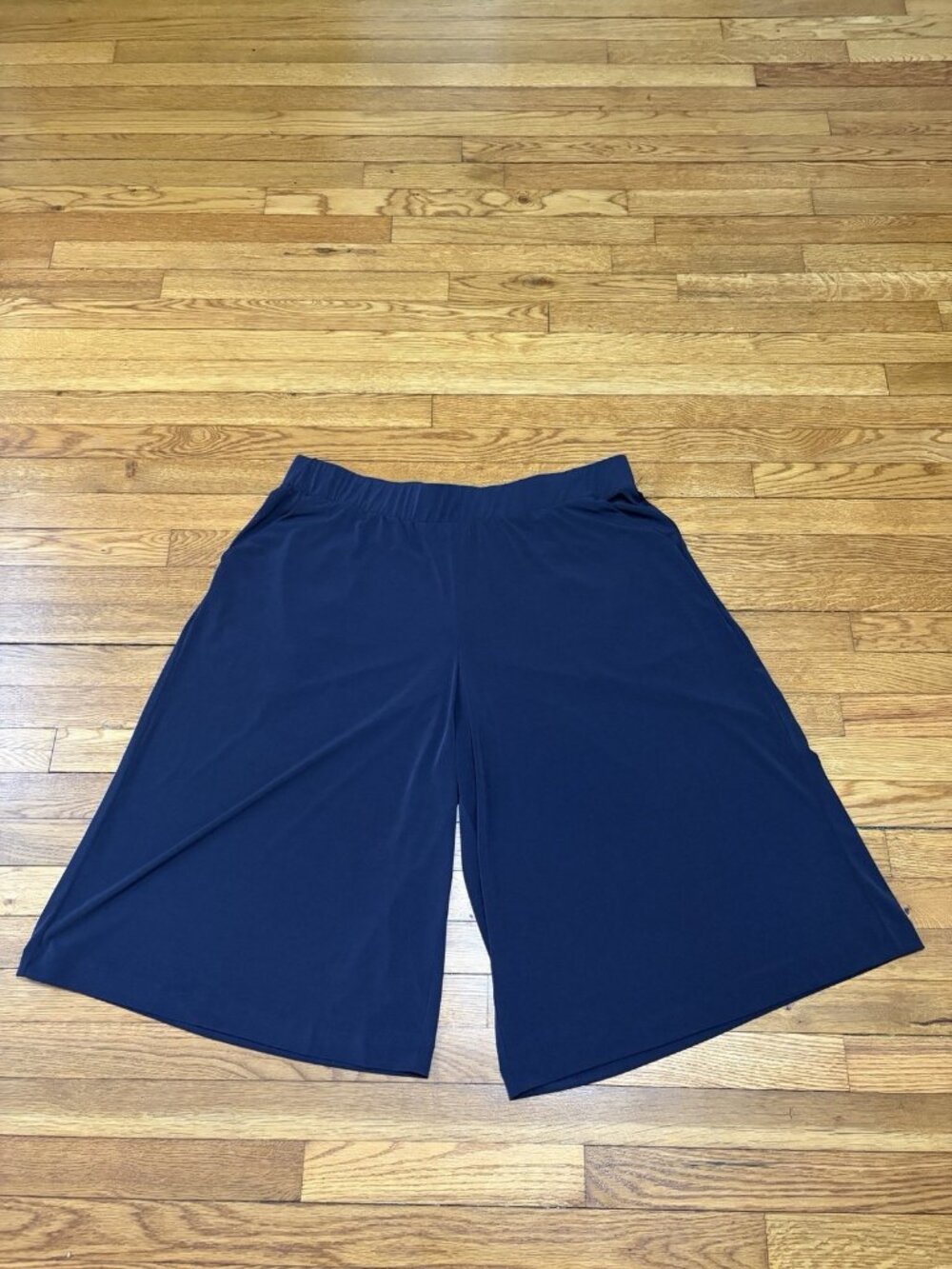 Lane Bryant Wide Leg Crop Pants Women's Plus Size 18/20 Navy Blue Stretch NWT